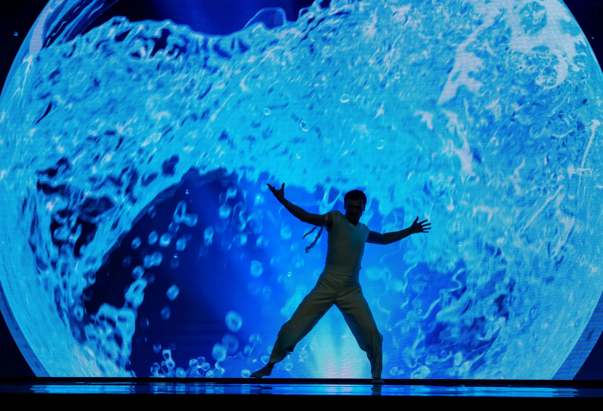 X-Ray Dance Group show multimedialne zsynchronizowana animacja z choreografią pokaz multimedialny PZU żywioły 2025 choreografia Anna Milej