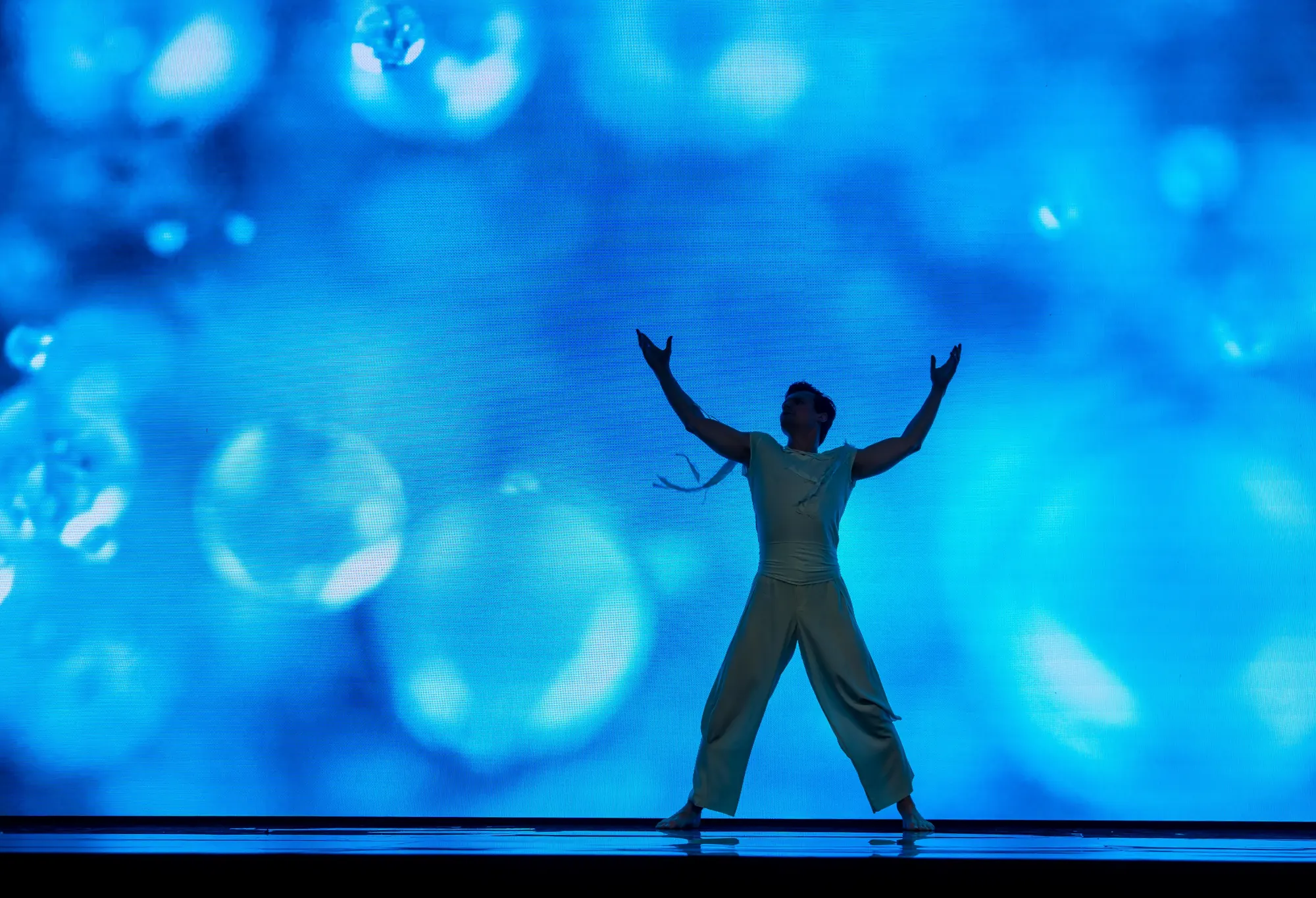 X-Ray Dance Group show multimedialne zsynchronizowana animacja z choreografią pokaz multimedialny event PZU cztery żywioły 2025 choreografia Anna Milej