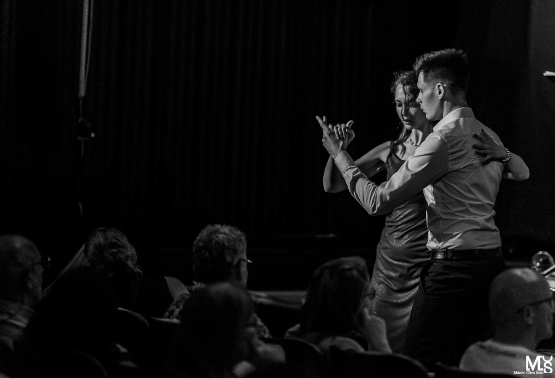 tańce latynoamerykańskie tango argentyńskie latino zespół taneczny X-RAY Dance Group choreograf Anna Milej