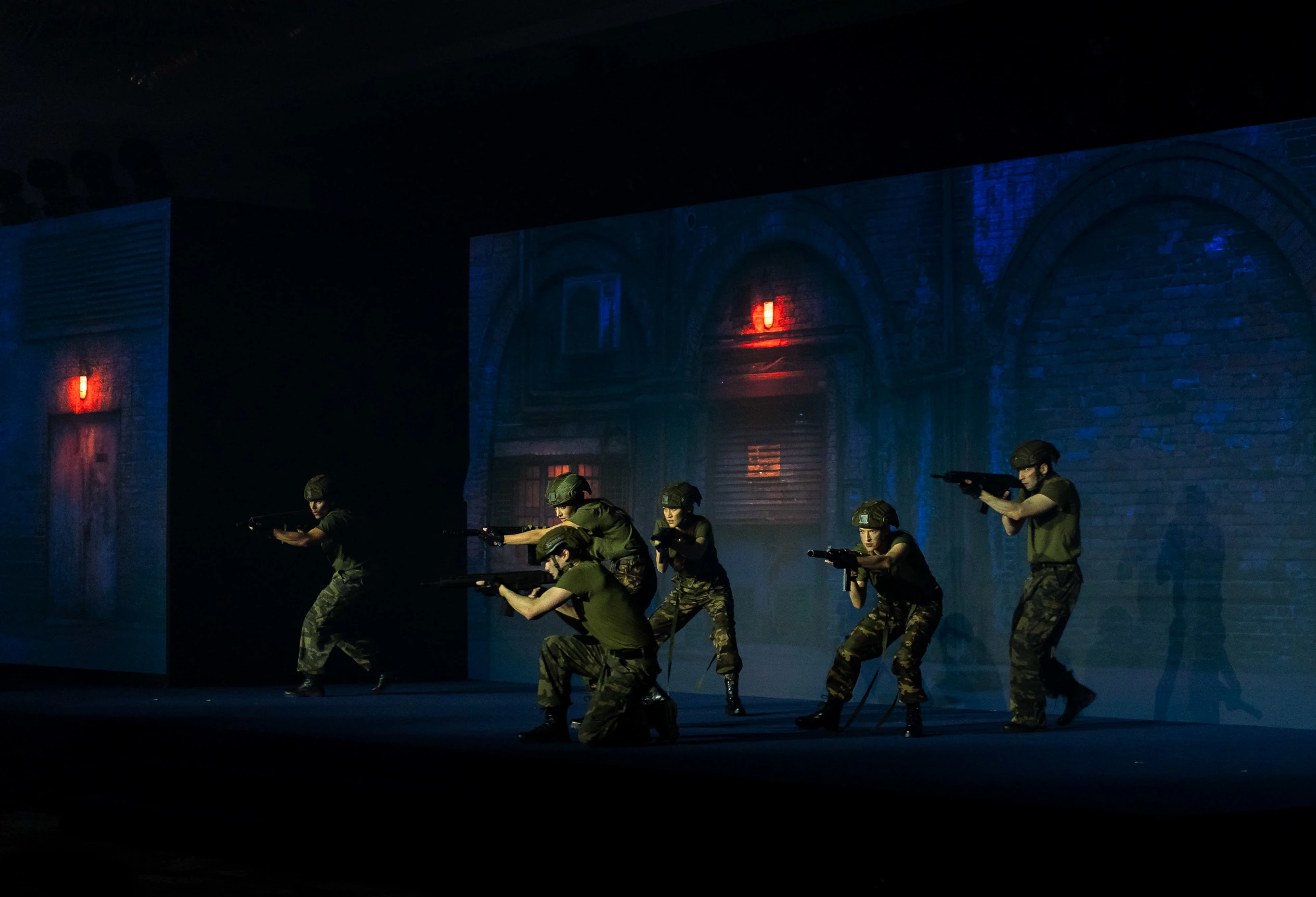 taniec tematyczny układ choreograficzny militarny pokaz tańca show wojskowe zespół taneczny X-RAY Dance Group choreograf Anna Milej event PCO PGZ Polska Grupa Zbrojeniowa