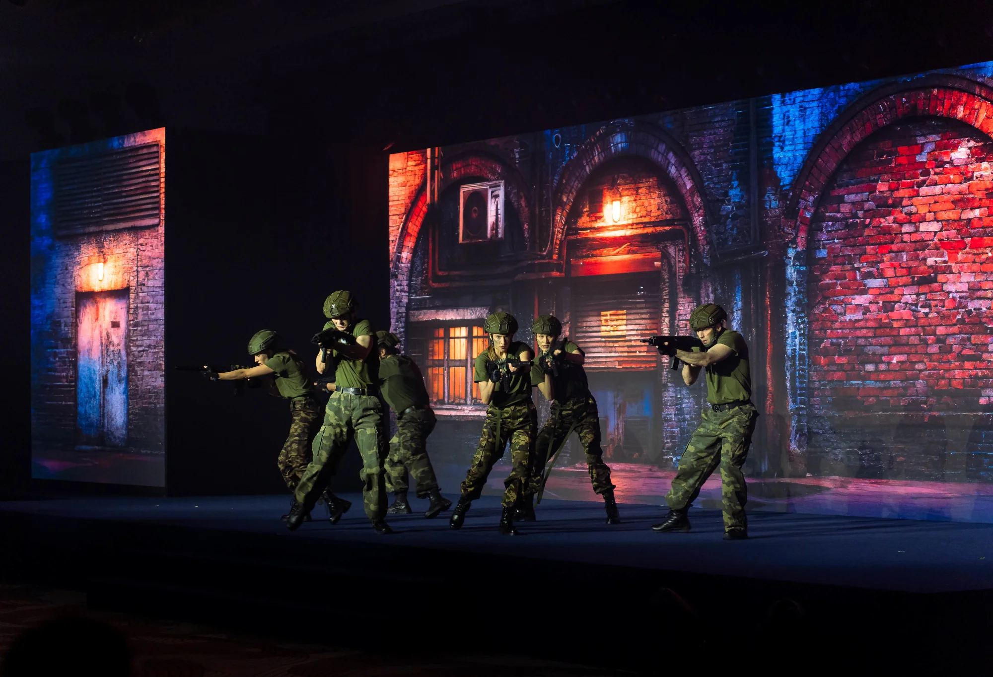 taniec tematyczny układ choreograficzny militarny pokaz tańca show wojskowe zespół taneczny X-RAY Dance Group choreograf Anna Milej event PCO PGZ