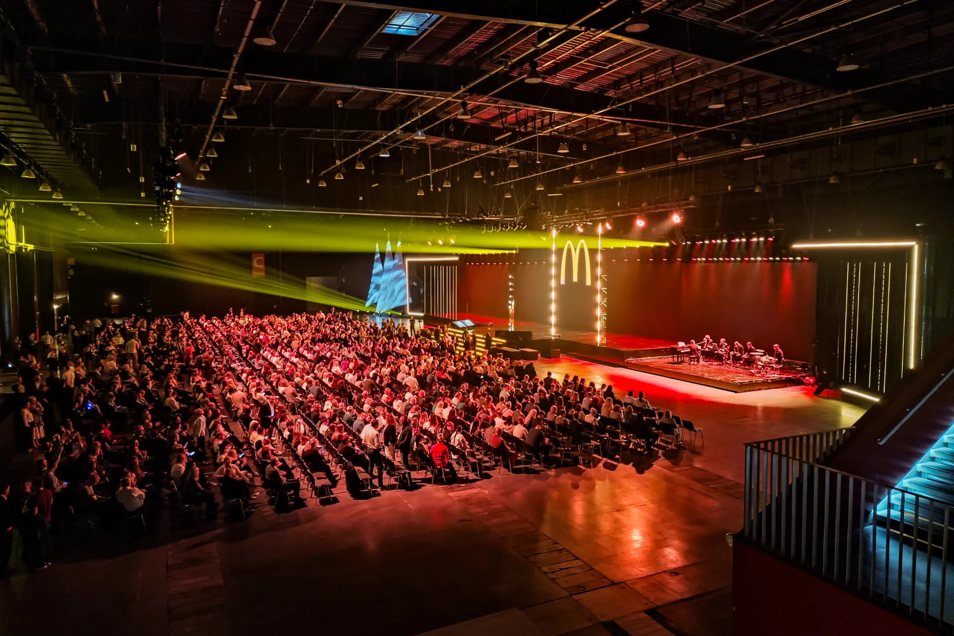 Konwencja McDonald’s Gdańsk 2025 AmberExpo grupa taneczna X-RAY Dance Group choreografia Anna Milej tancerki sport taniec nowoczesny event McDonald's cheerleaders koncert opening multiplikacja