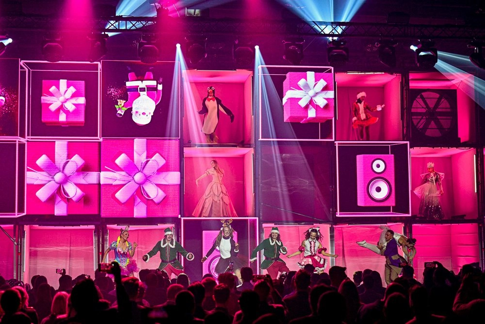 Magenta Moments Xmass Party T-Mobile Christmas Party taneczne show świąteczne oprawa artystyczna występ taneczny zespół taneczny X-Ray Dance Group choreograf Anna Milej foto 9