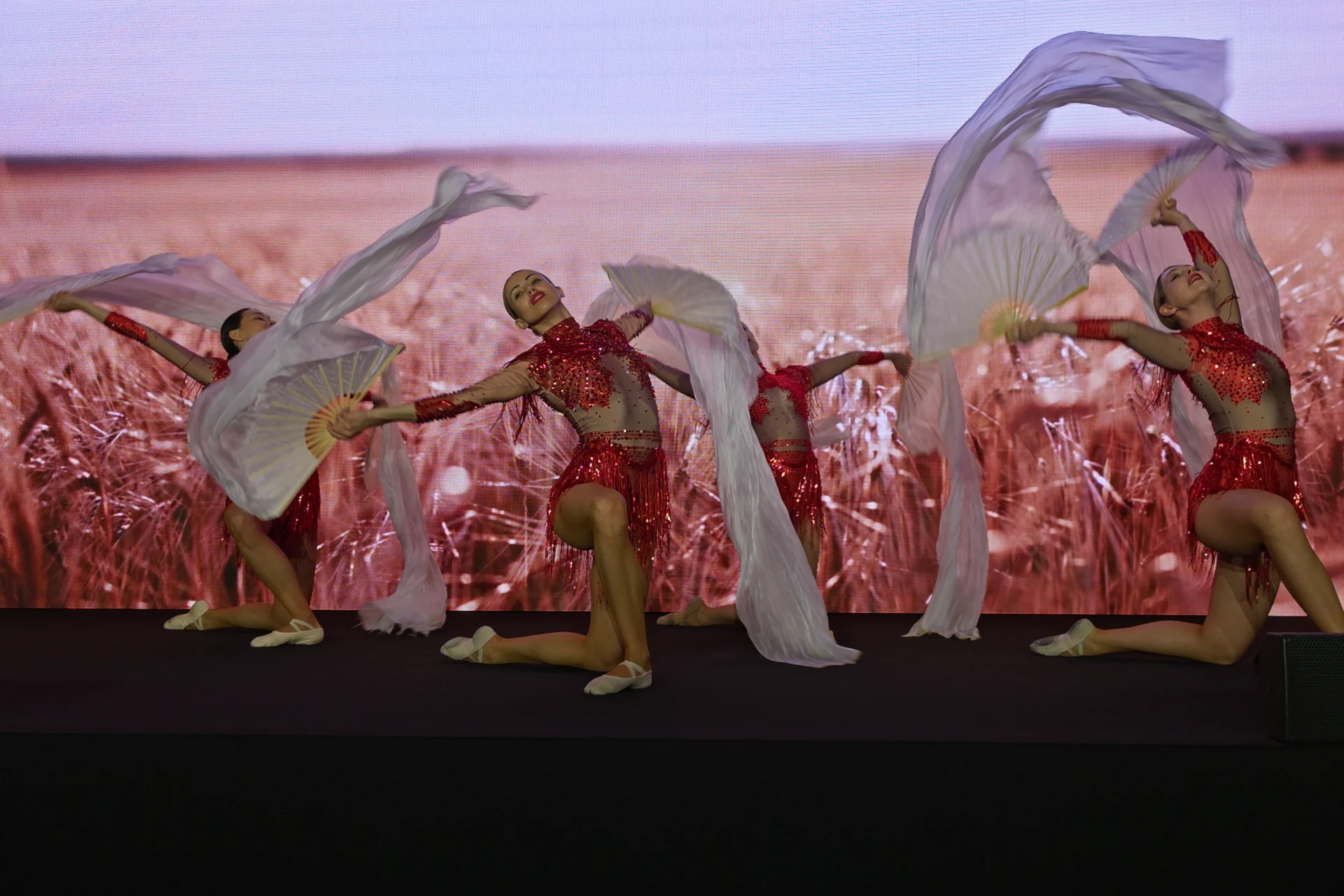 oprawa artystyczna X-Ray Dance Group dla liderów branży lotniczej TIACA Executive Summit choreografia Anna Milej motywy kultury polskiej Chopin
